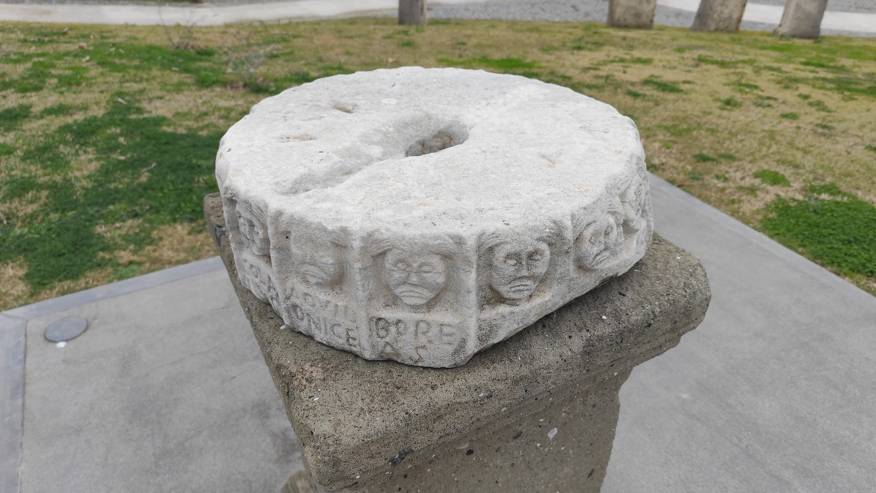 Rubare un anemoscopio del V secolo